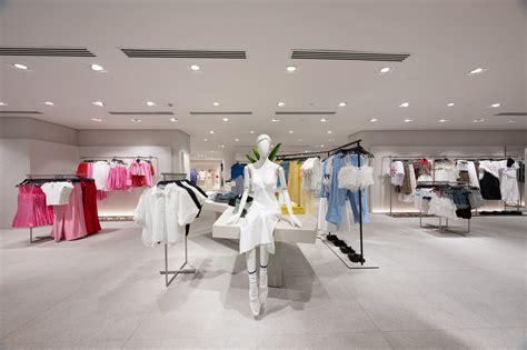 trinoma philippines stores.